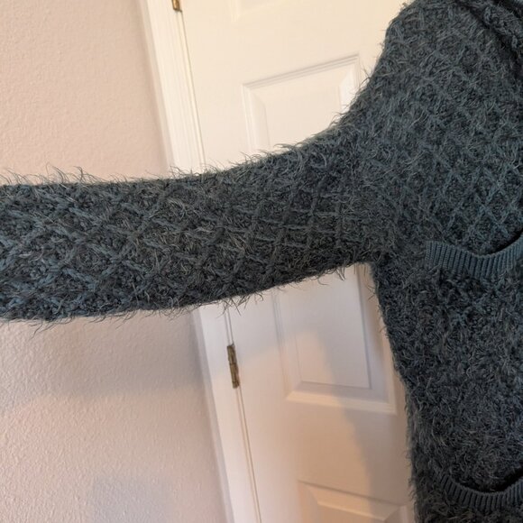 RARE! St. John | Eyelash Diamond-Knit Long Hooded Teddy Coat | Blue | M / L  EUC - Picture 10 of 15